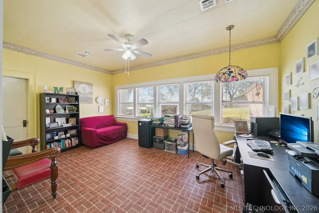 Photo of 505 N Cimarron Avenue