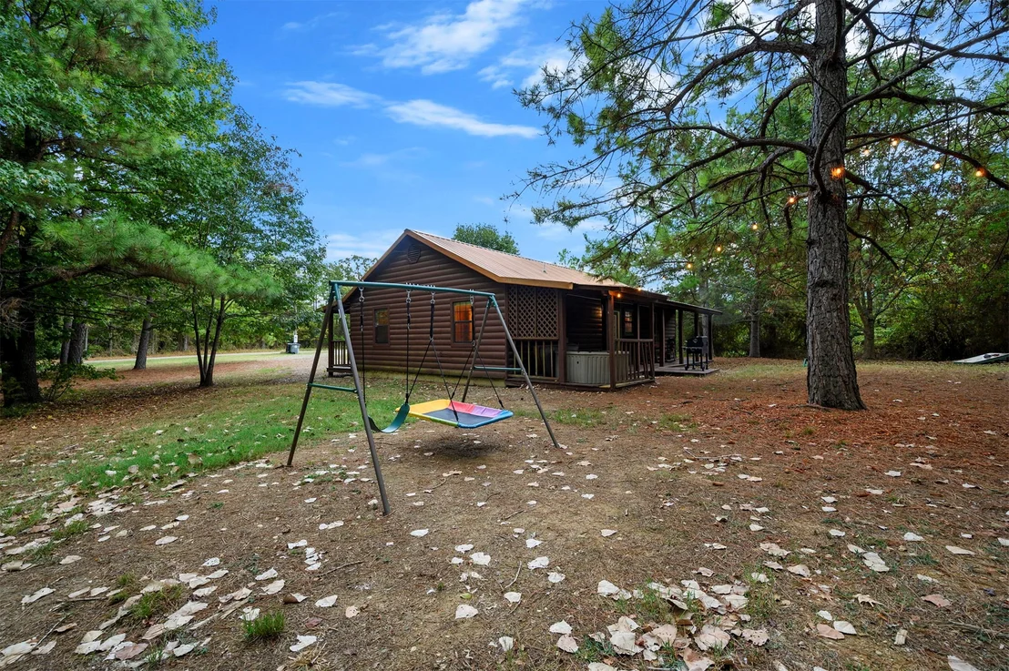 Photo of 609 Canoe Road