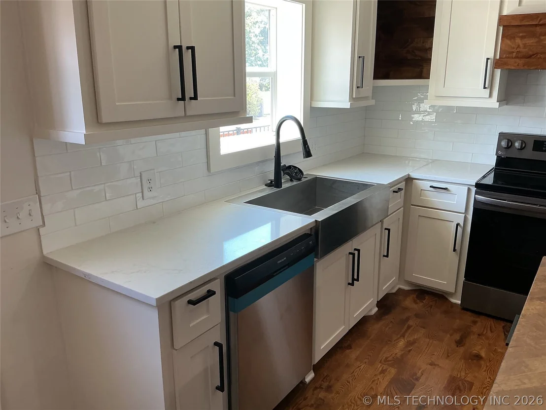 Photo of 8959 Birch Street