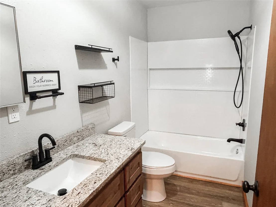 Photo of 589 Mohawk Drive