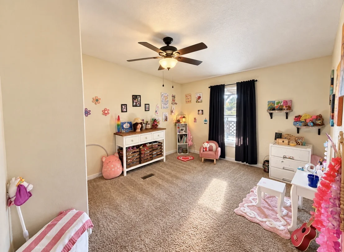 Photo of 10549 W Perry Road
