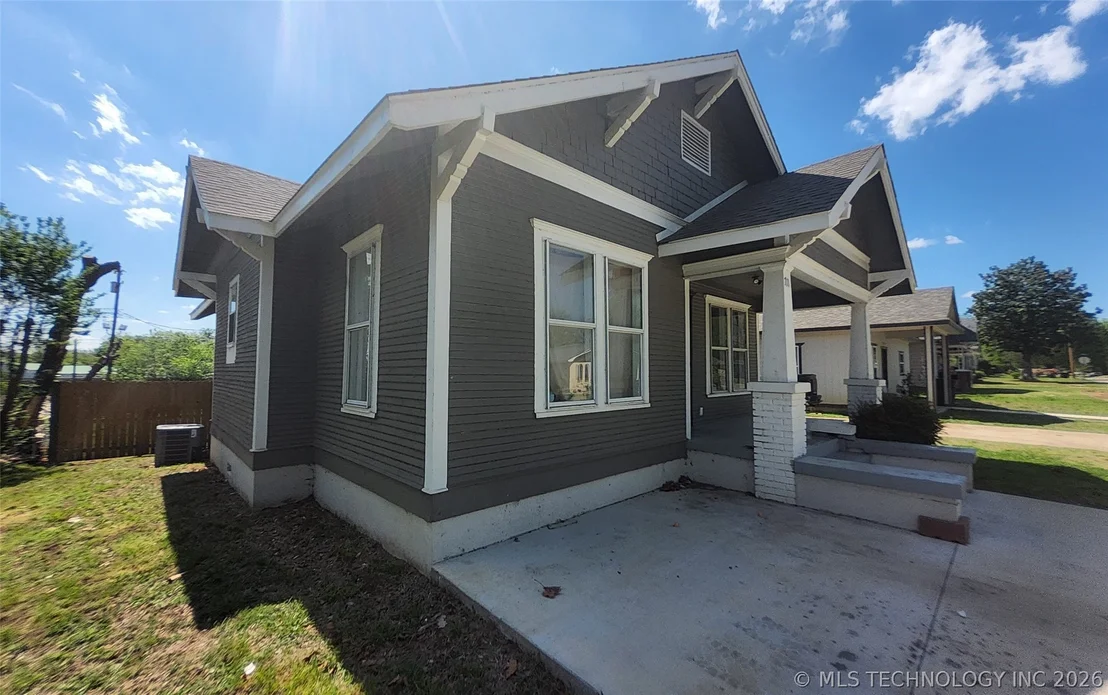 Photo of 711 W Beech