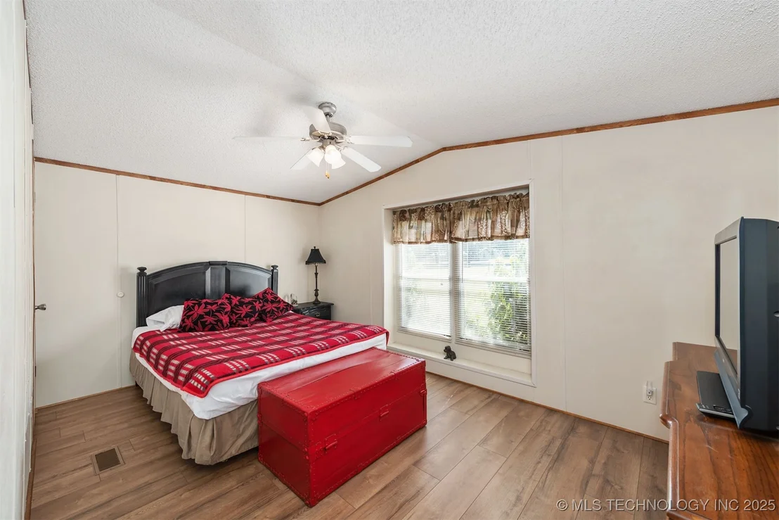 Photo of 420229 E 1144 Road