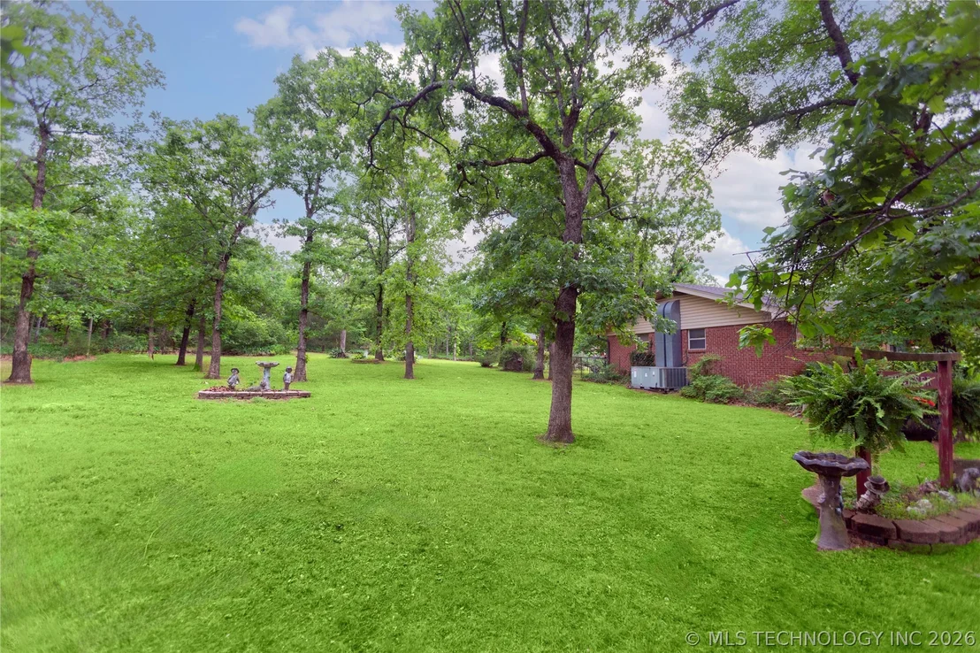 Photo of 105 W Mockingbird Lane