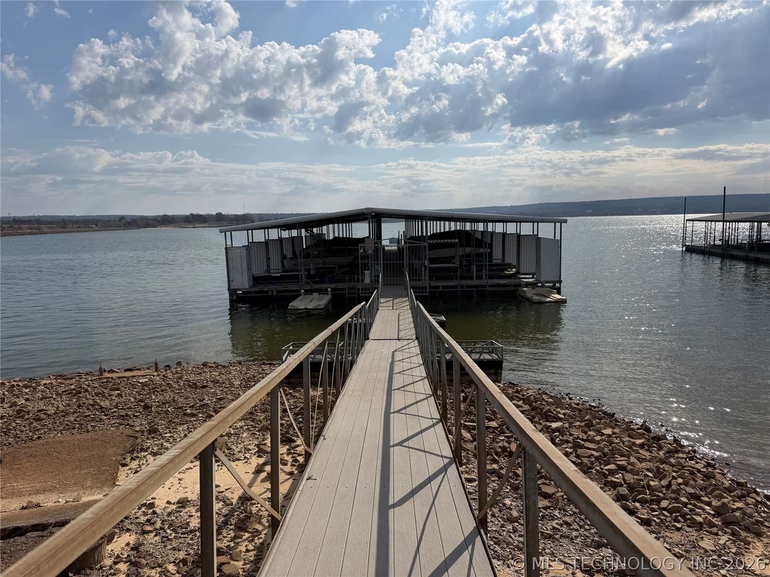 Photo of 105 Lakeview Drive