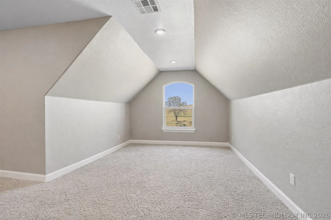 Photo of 1451 Gateway Road