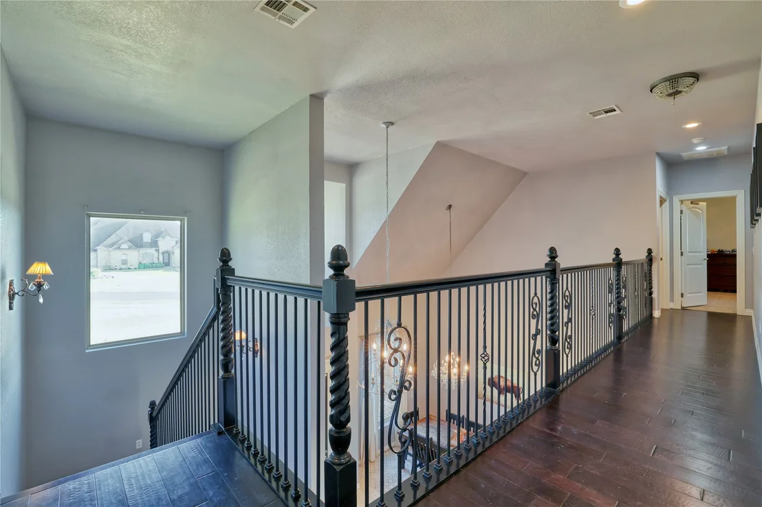 Photo of 905 Summit Ridge