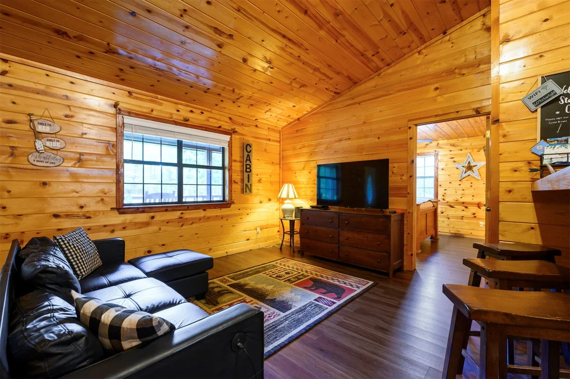 Photo of 609 Canoe Road