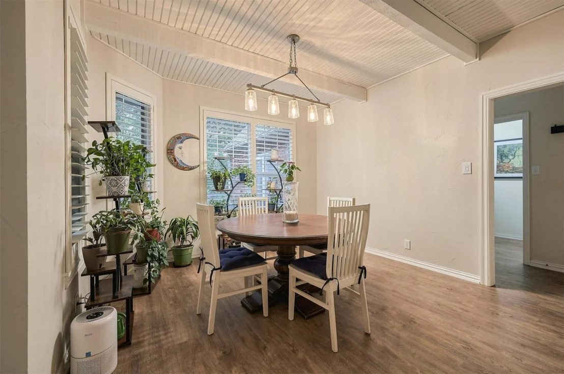 Photo of 205 Thousand Oaks
