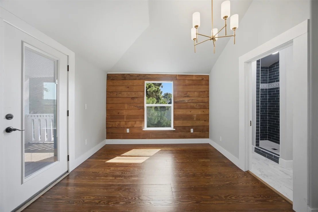 Photo of 206 Broadway Avenue