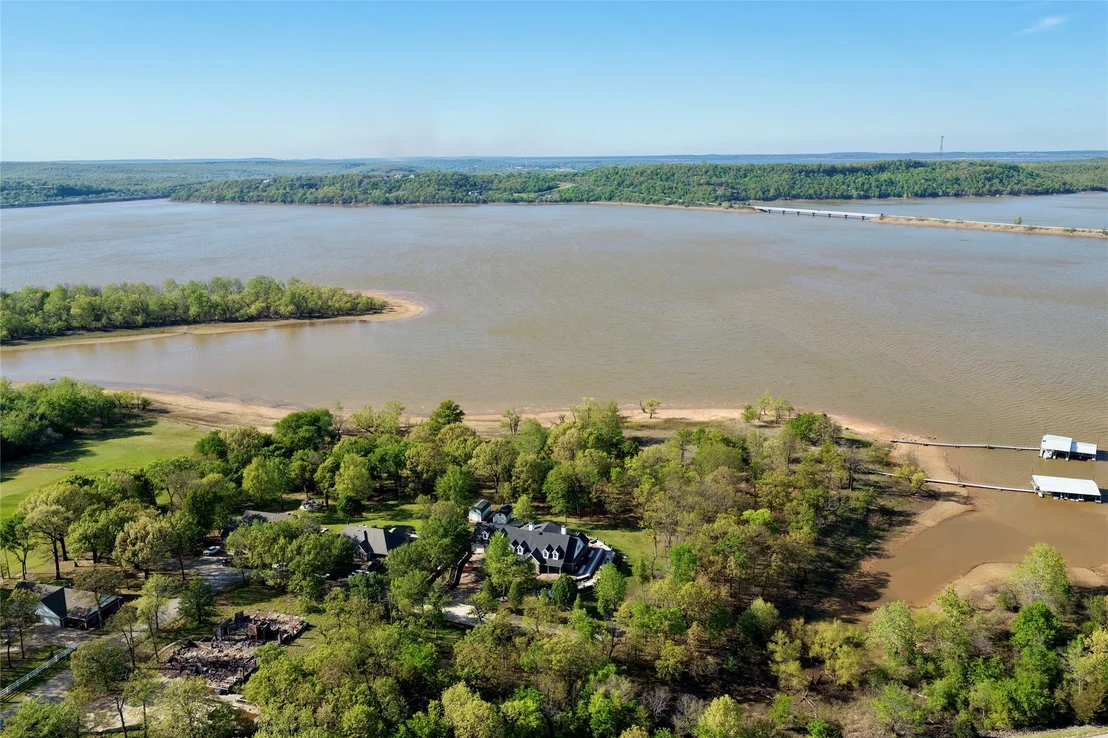Photo of 25 E Shoreline Drive