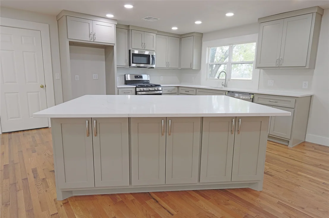 Photo of 8441 Old Taft Road