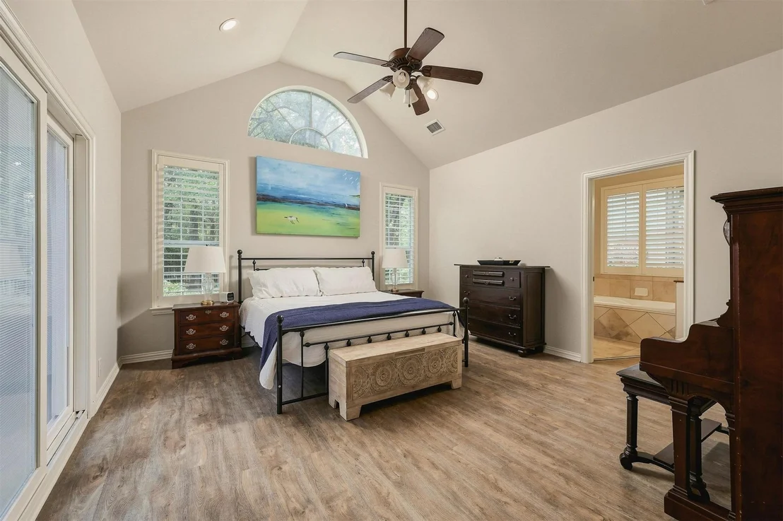 Photo of 205 Thousand Oaks