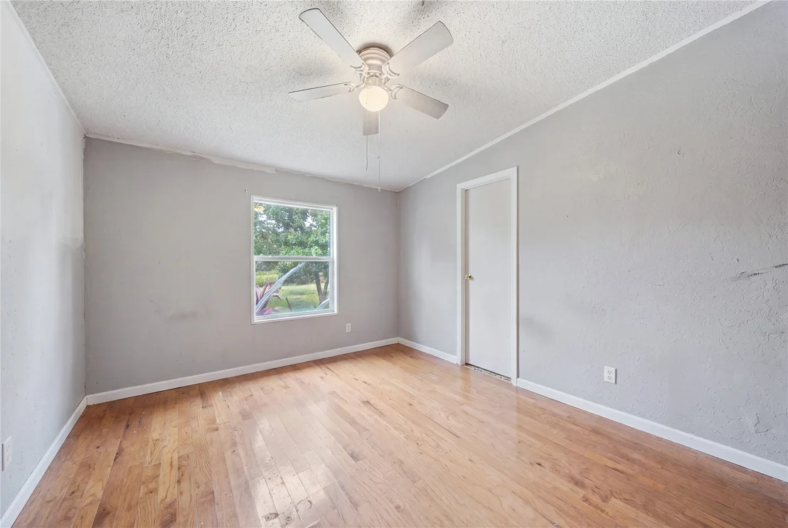 Photo of 394107 E 1150 Road