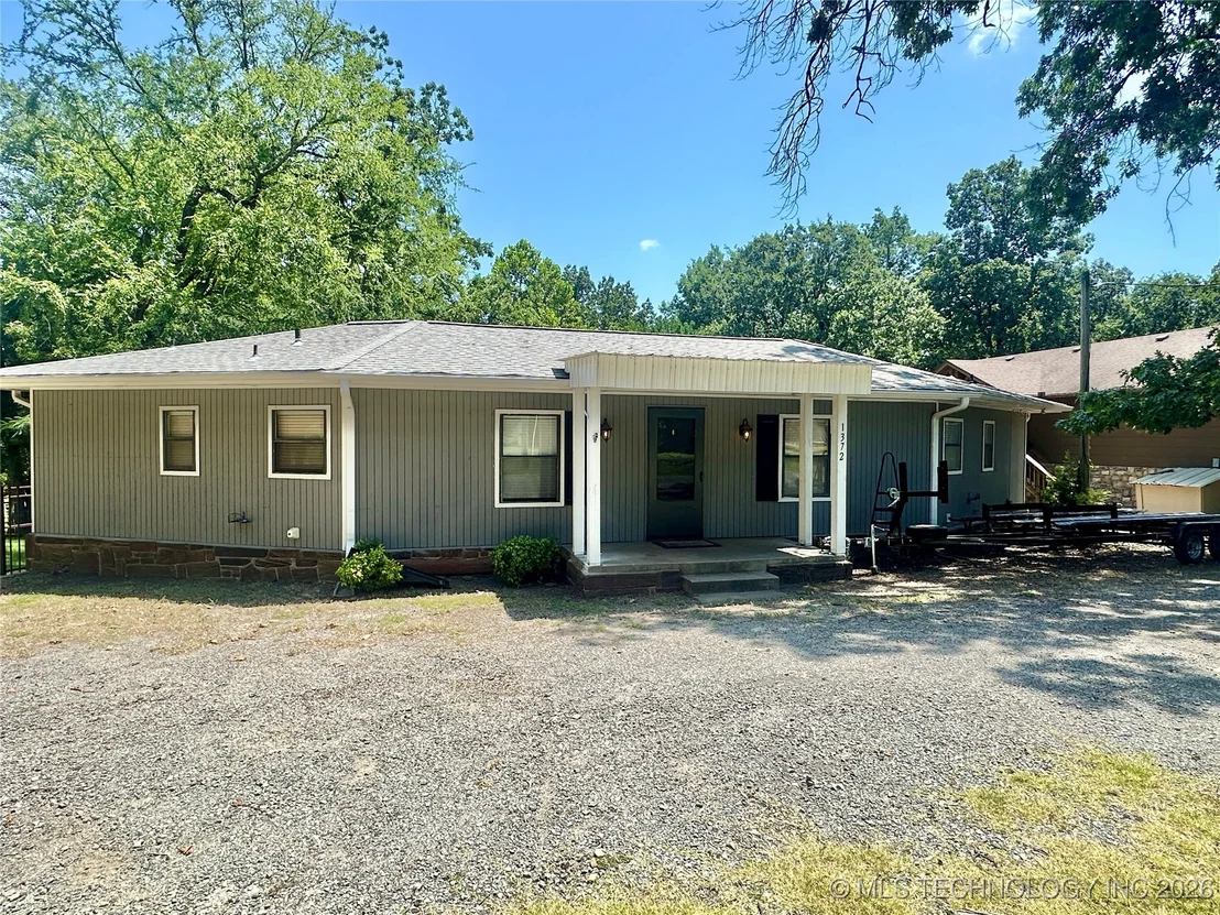 Photo of 1372 Warren Road