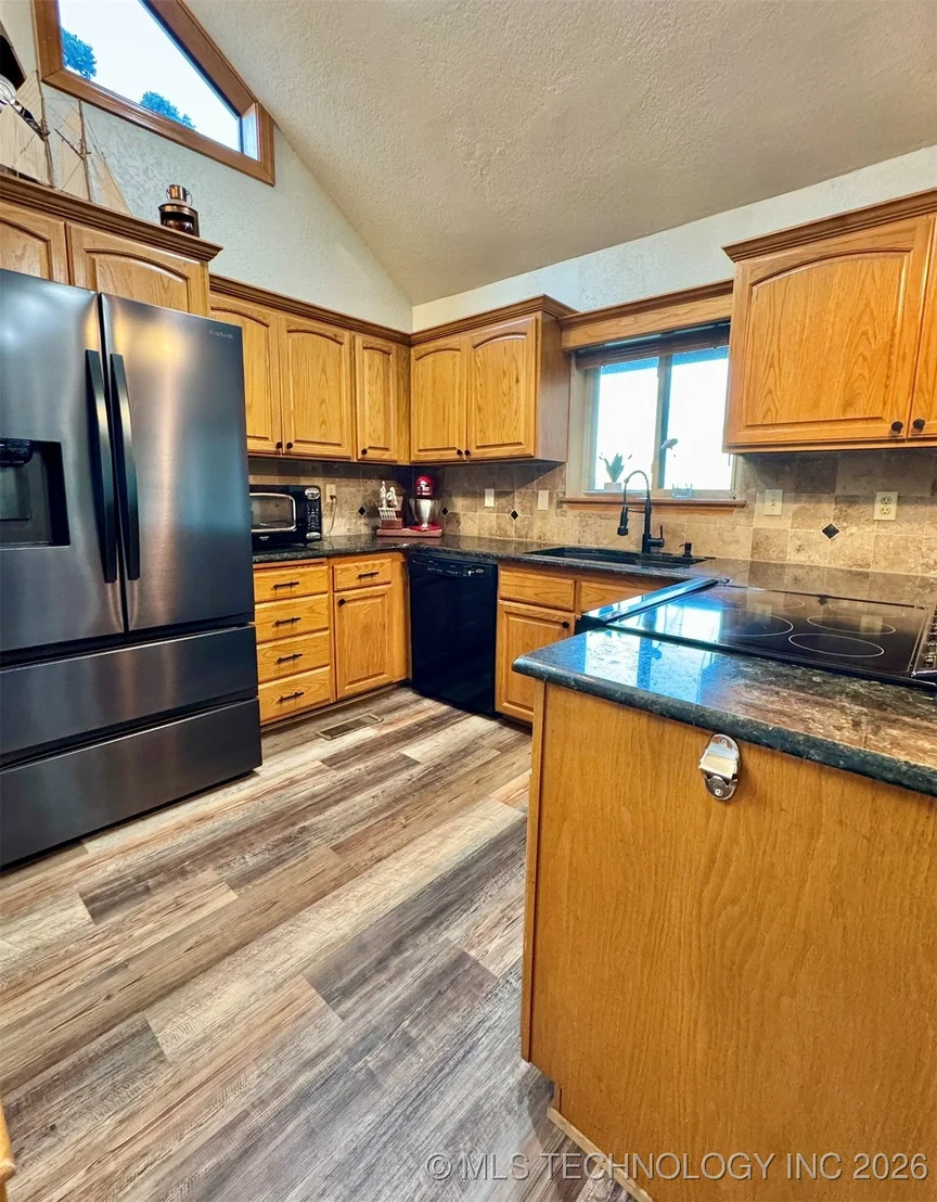 Photo of 1048 Robin Hood Road