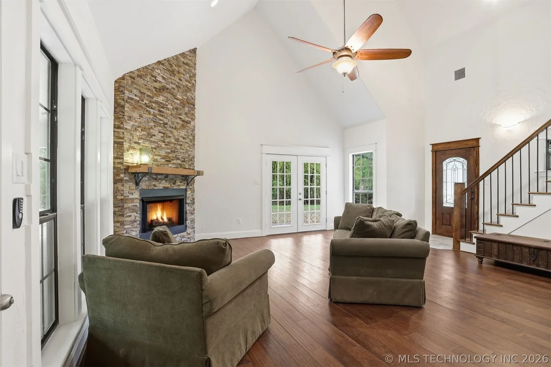 Photo of 900 W Hardesty Road