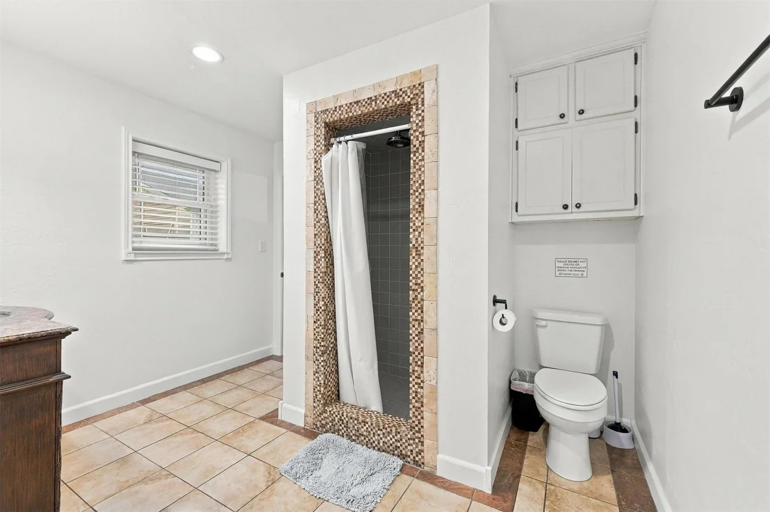 Photo of 2828 Riverview Road