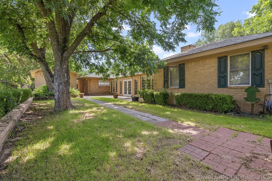 Photo of 521 Circle Drive