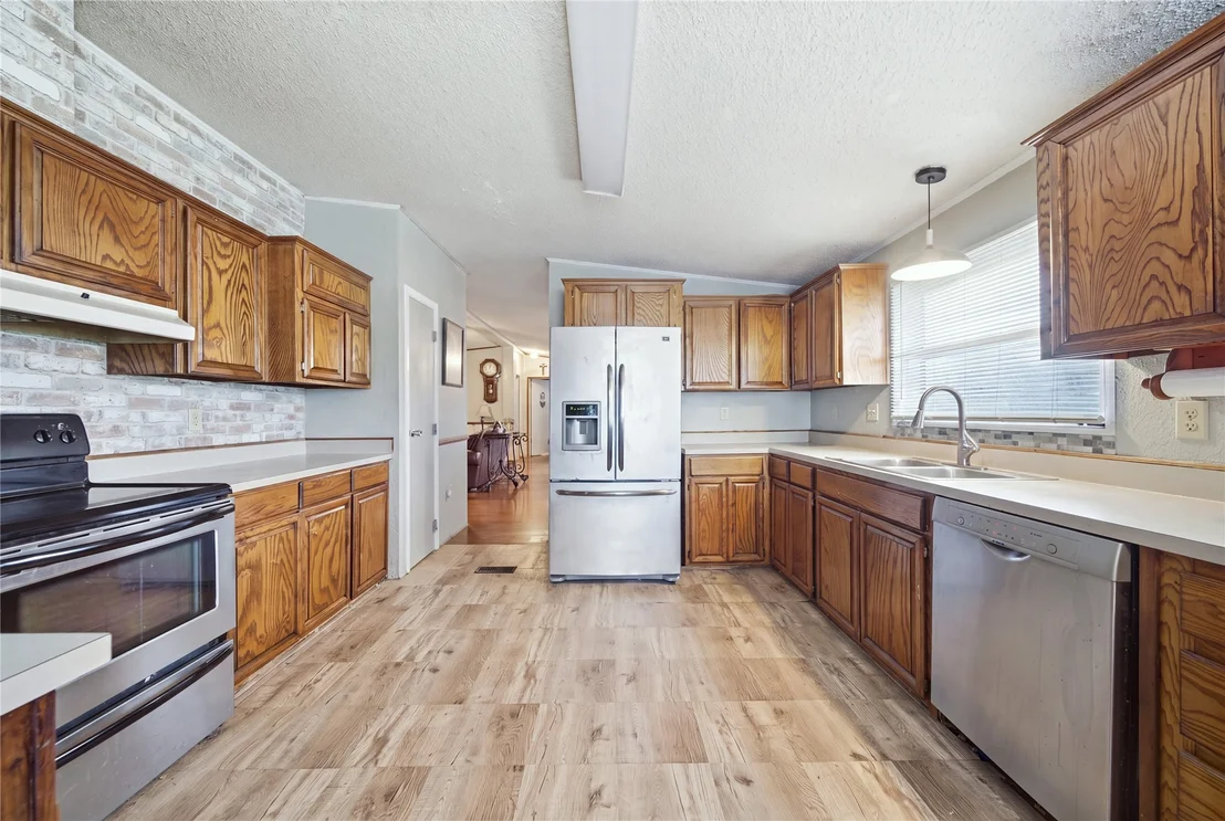Photo of 394107 E 1150 Road