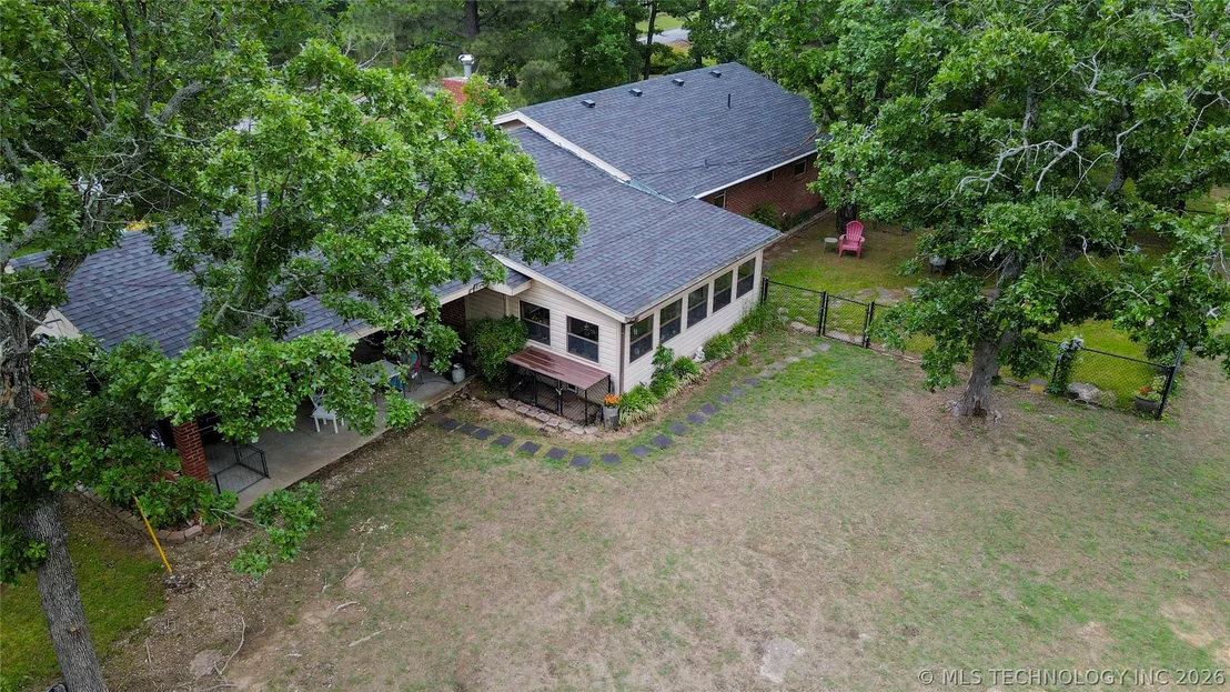 Photo of 105 W Mockingbird Lane
