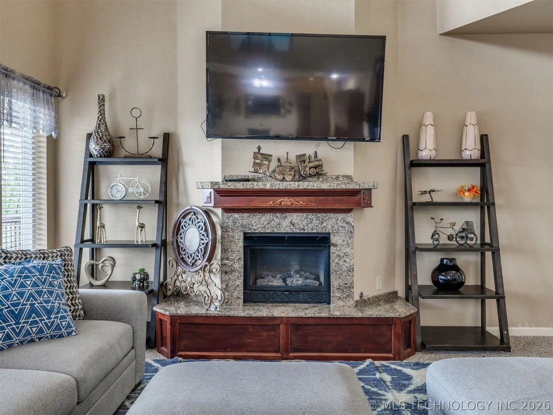 Photo of 332 E Highland Avenue
