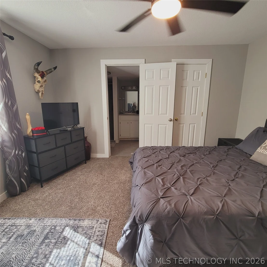 Photo of 232 E Elm Street