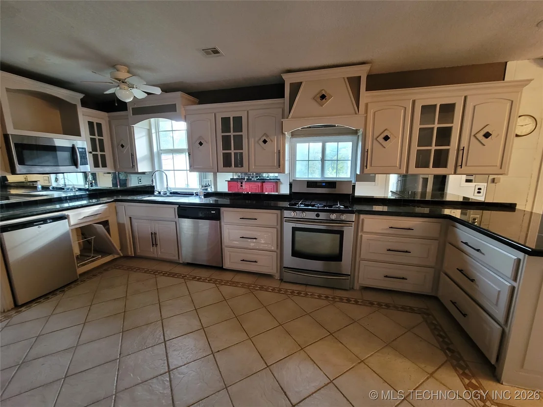 Photo of 395 Bower Road