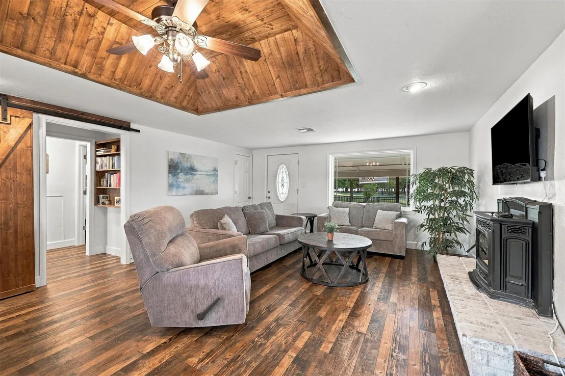 Photo of 2828 Riverview Road
