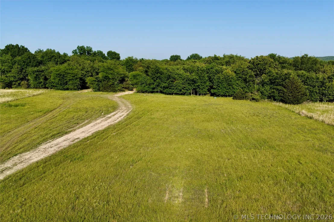 Photo of 421682 E 1154 Road