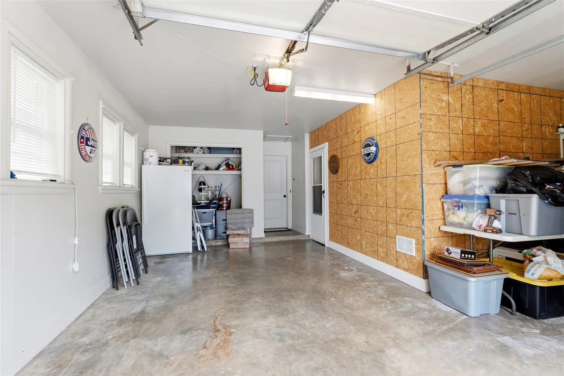Photo of 4215 Robertson Boulevard