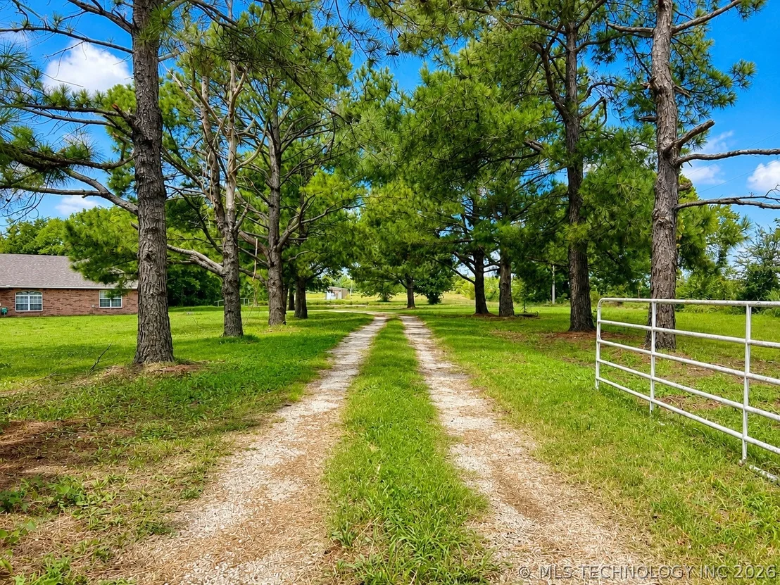 Photo of 19183 S Prairie Bell Road