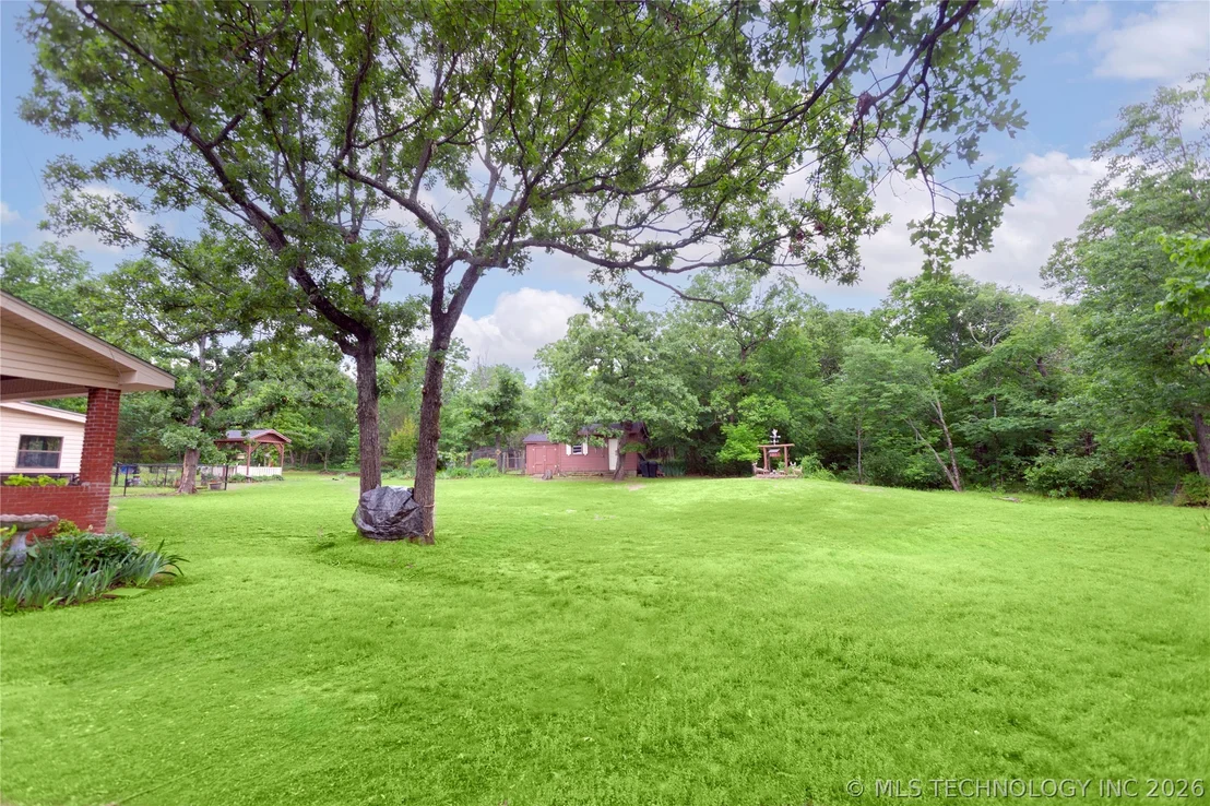 Photo of 105 W Mockingbird Lane