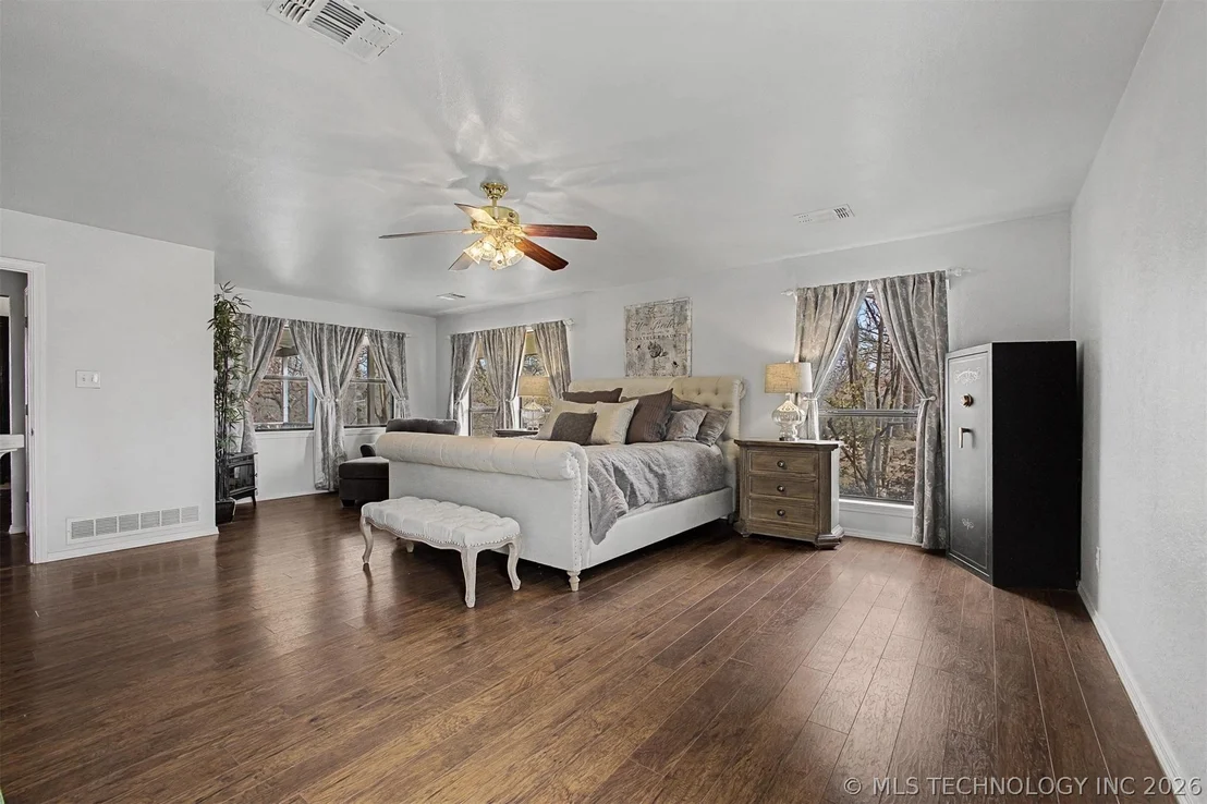 Photo of 5328 Monroe Road
