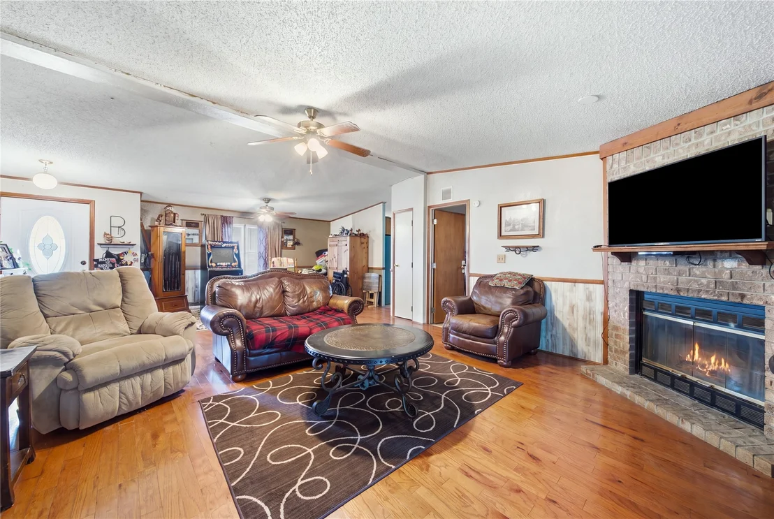 Photo of 394107 E 1150 Road