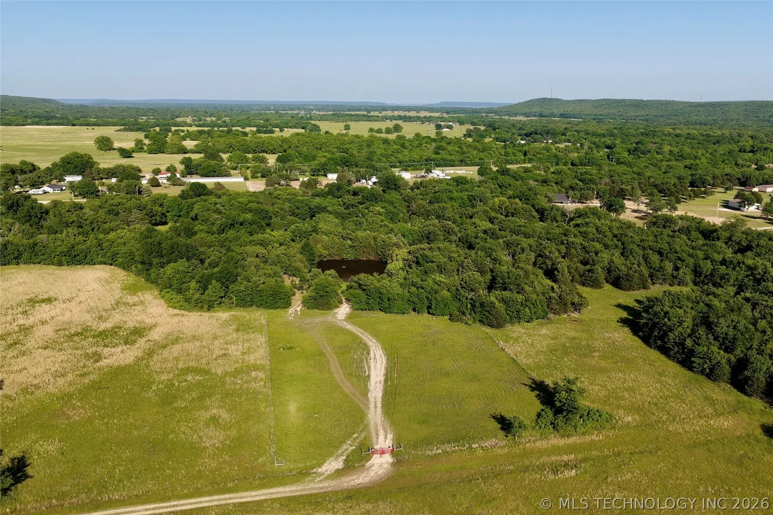 Photo of 421682 E 1154 Road