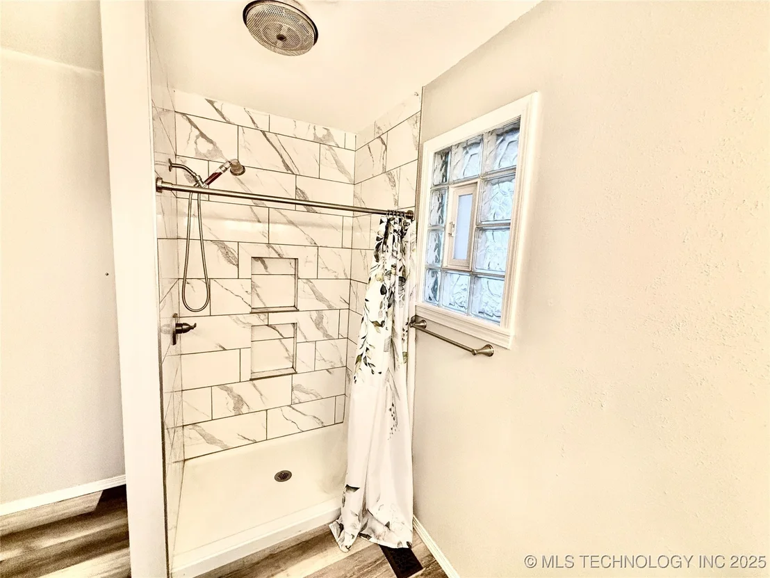 Photo of 413804 E 1212 Road
