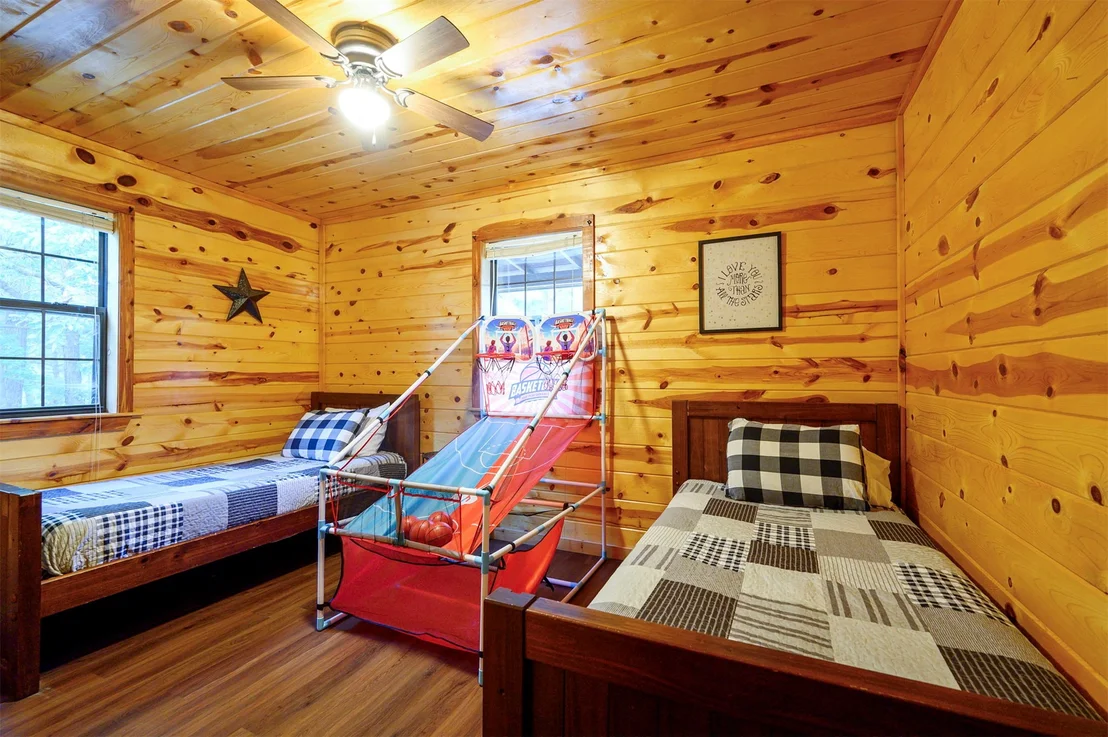 Photo of 609 Canoe Road
