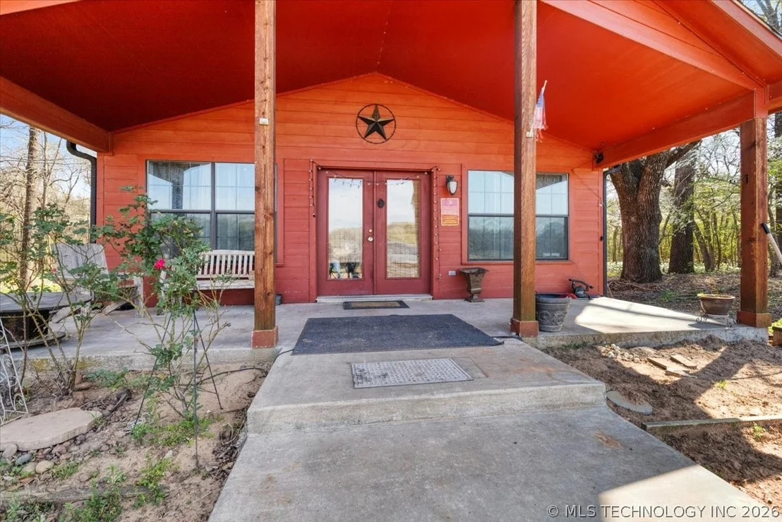 Photo of 2576 Winnett Road