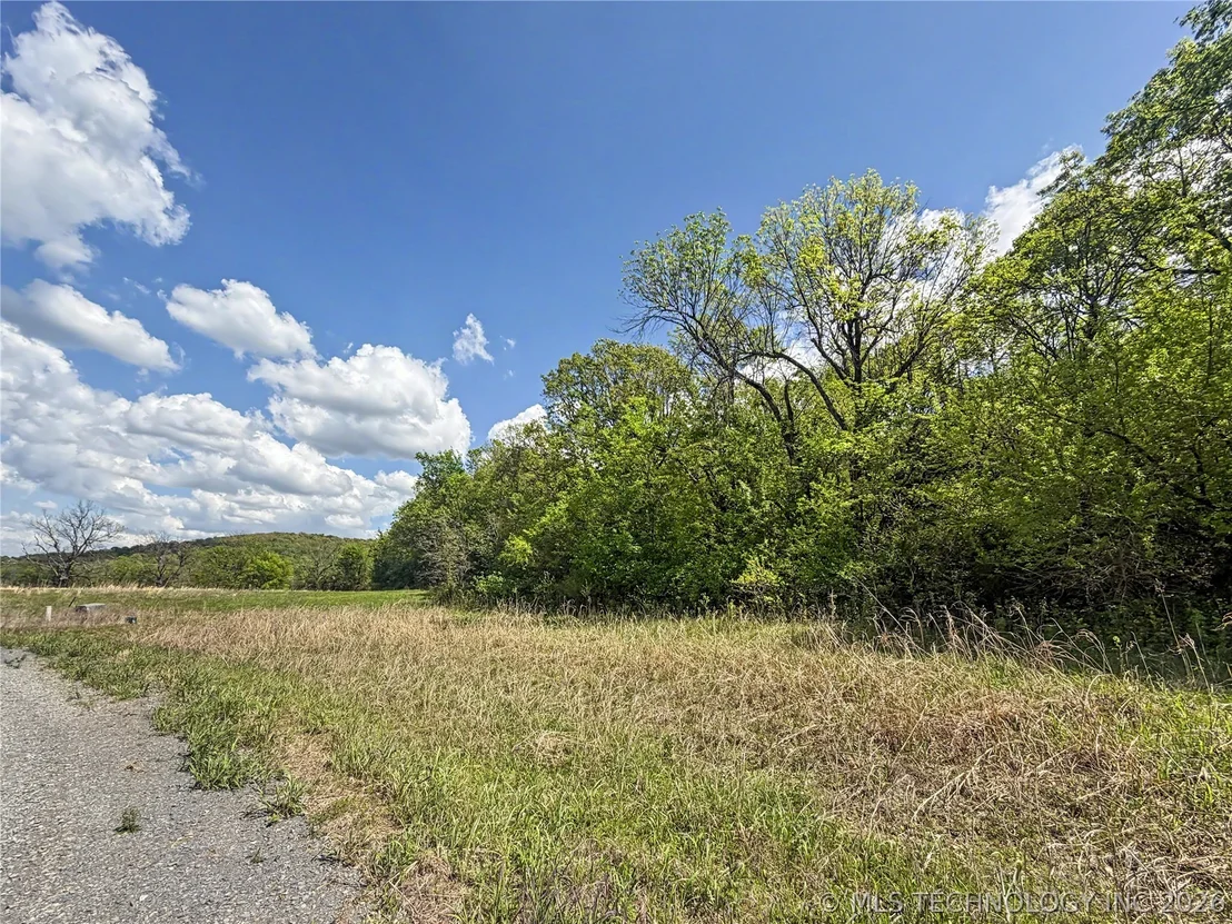 Photo of 421 S Thunder Road