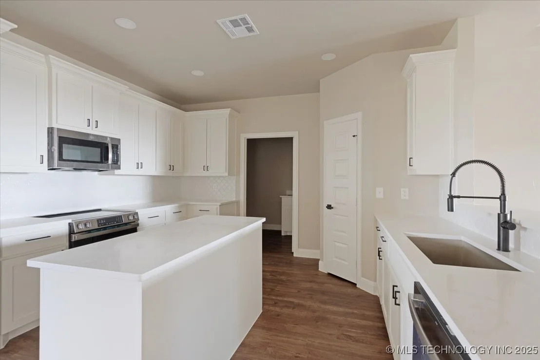 Photo of 300 Sunset Way