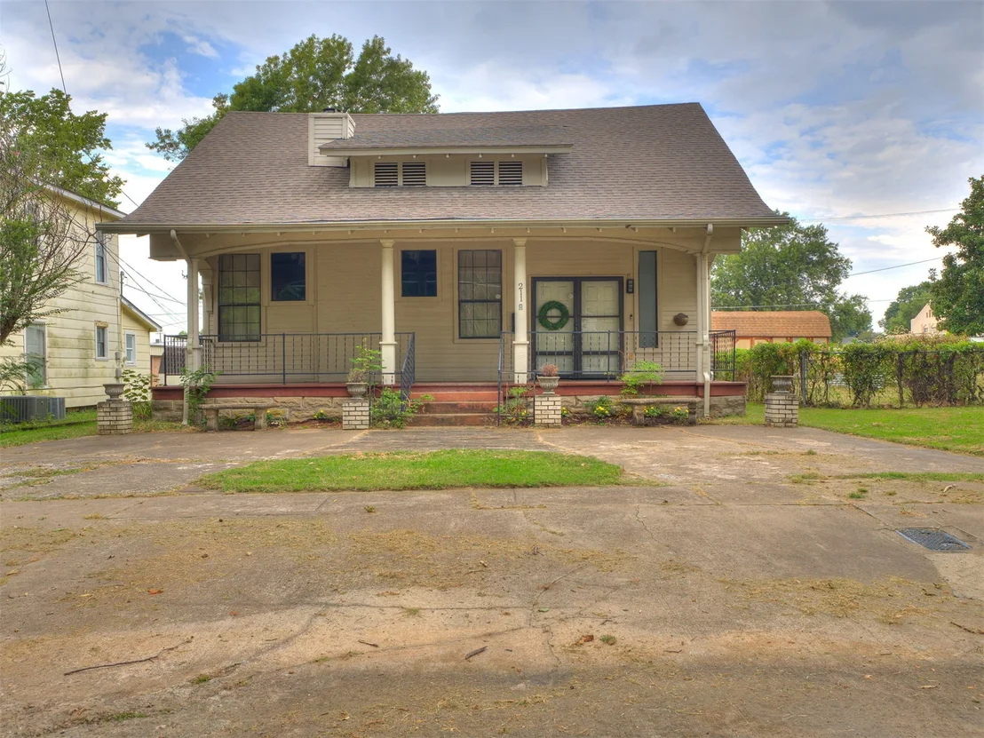 Photo of 211 N State Street