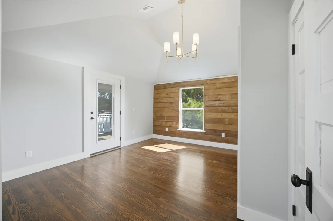 Photo of 206 Broadway Avenue