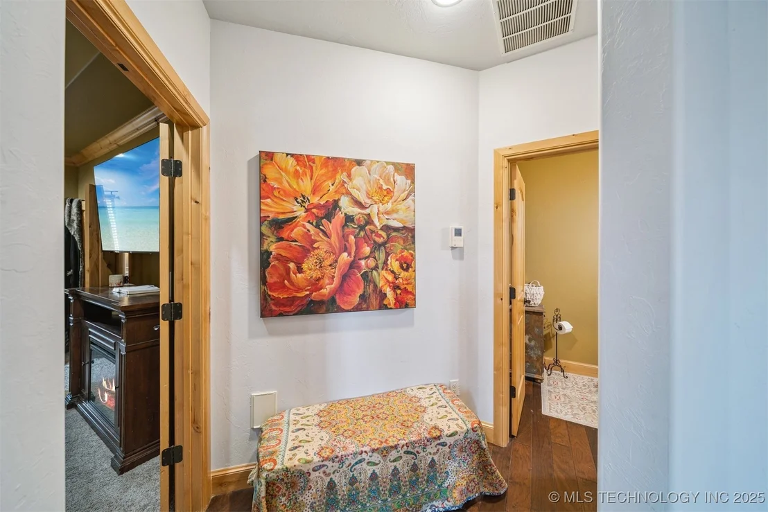 Photo of 908 W 9th Street