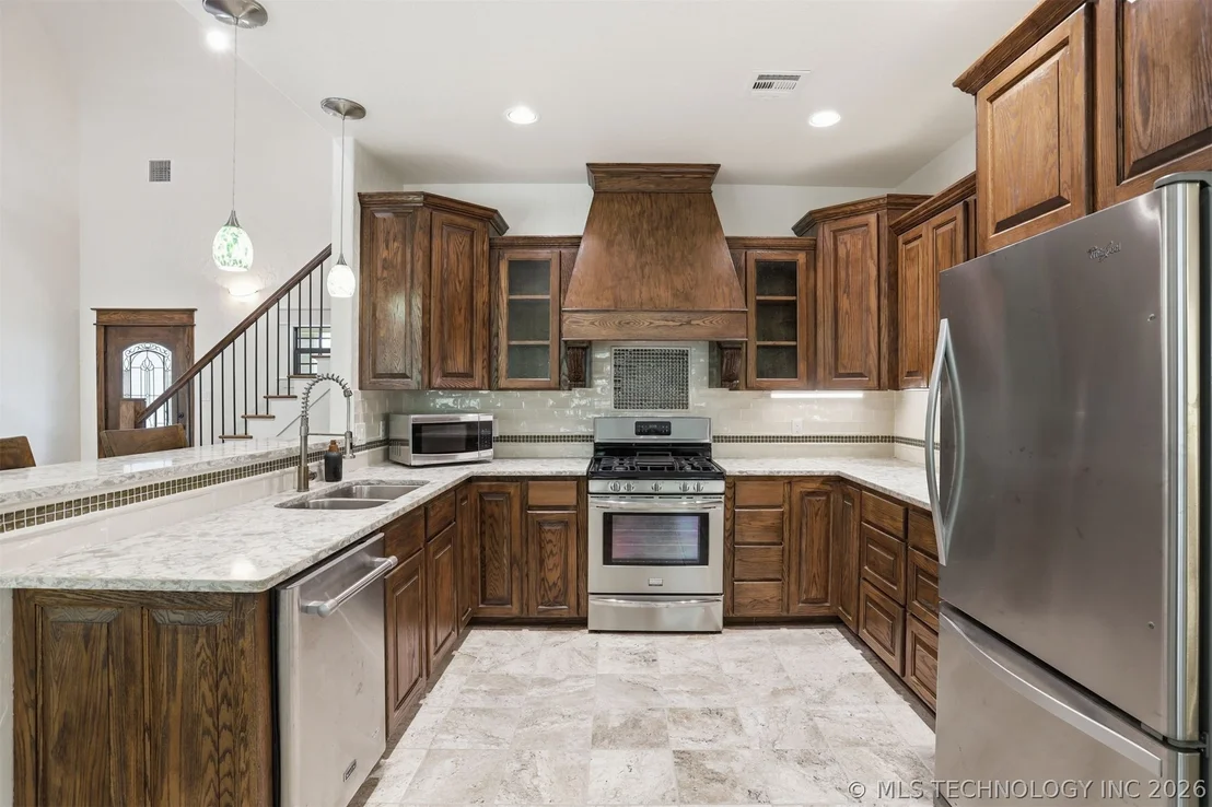 Photo of 900 W Hardesty Road