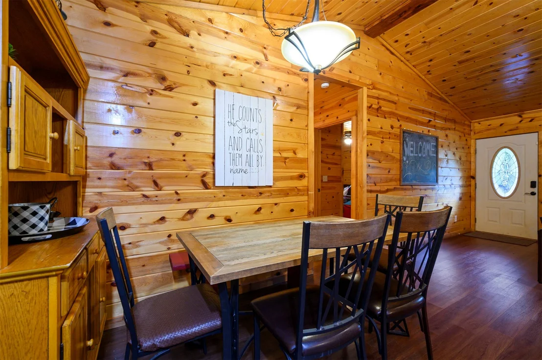 Photo of 609 Canoe Road