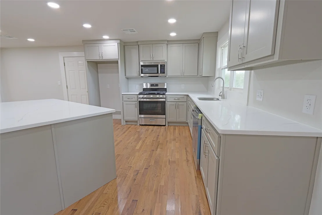 Photo of 8441 Old Taft Road