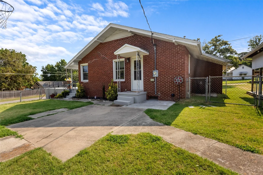 Photo of 401 High Street