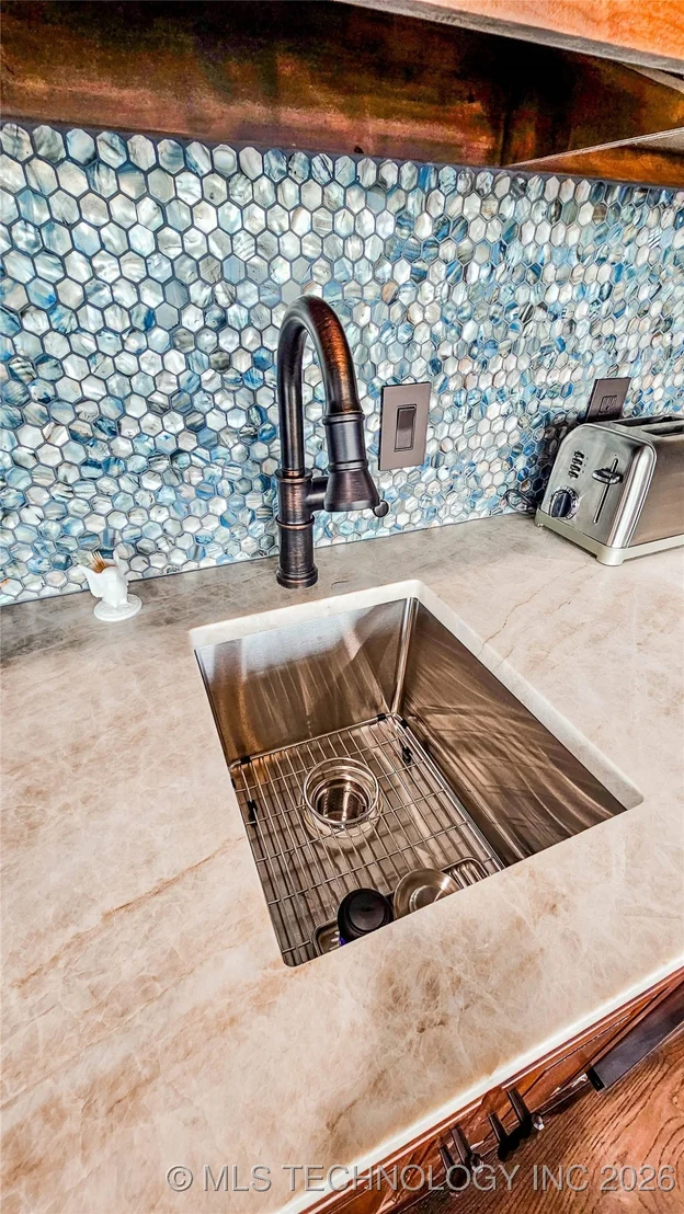 Photo of 417188 Mockingbird Lane