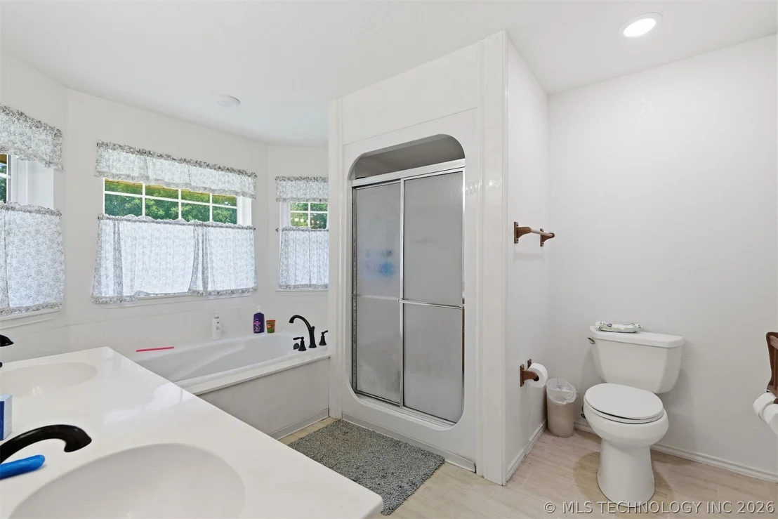 Photo of 2464 S Roberta Road